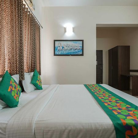 Treebo Pappilon Palace - Pvs Circle Mangalore Exterior photo