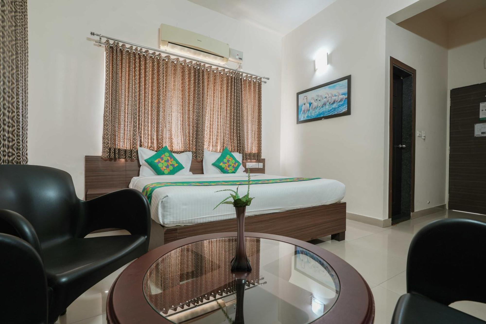 Treebo Pappilon Palace - Pvs Circle Mangalore Exterior photo