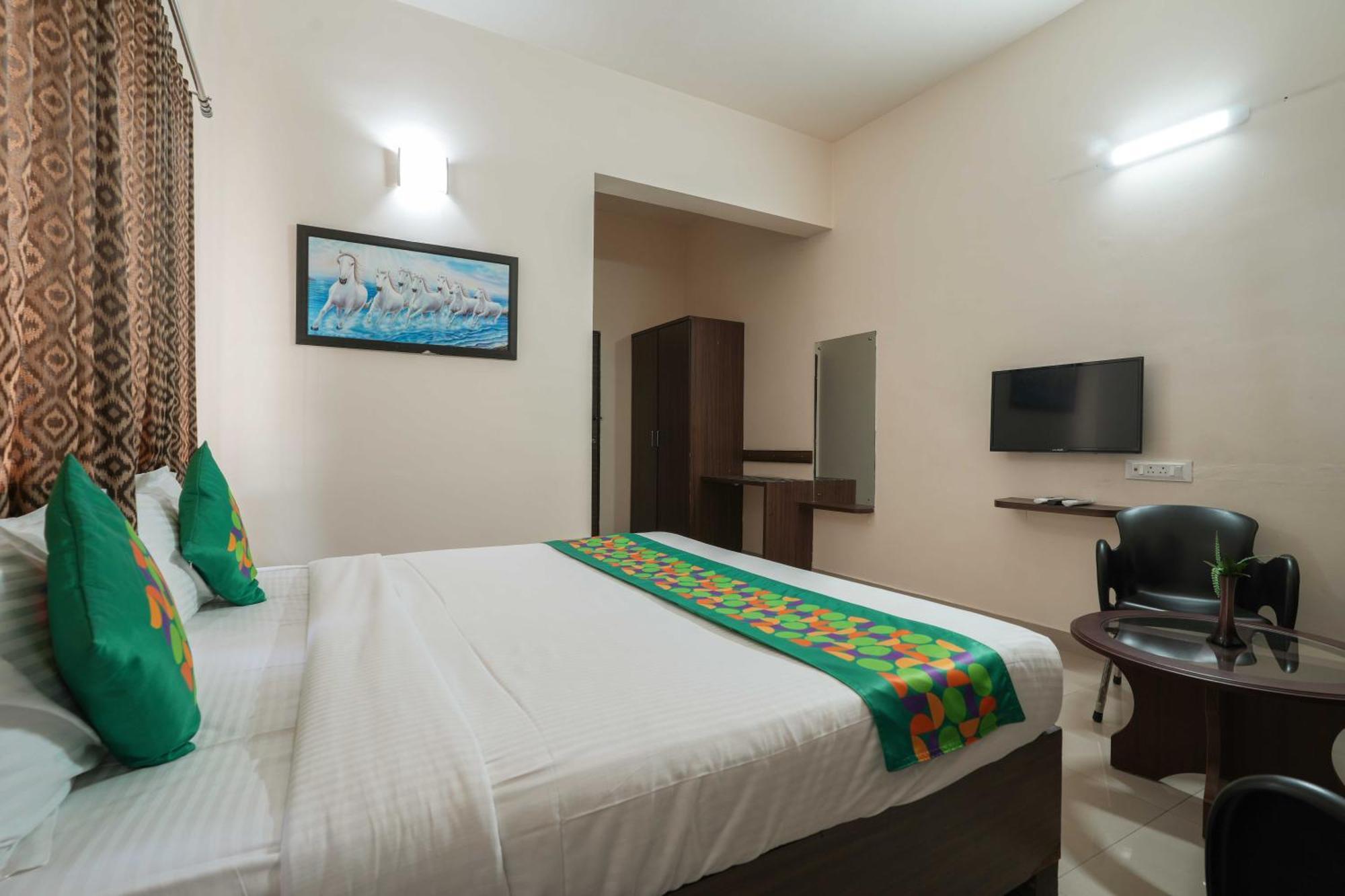 Treebo Pappilon Palace - Pvs Circle Mangalore Exterior photo