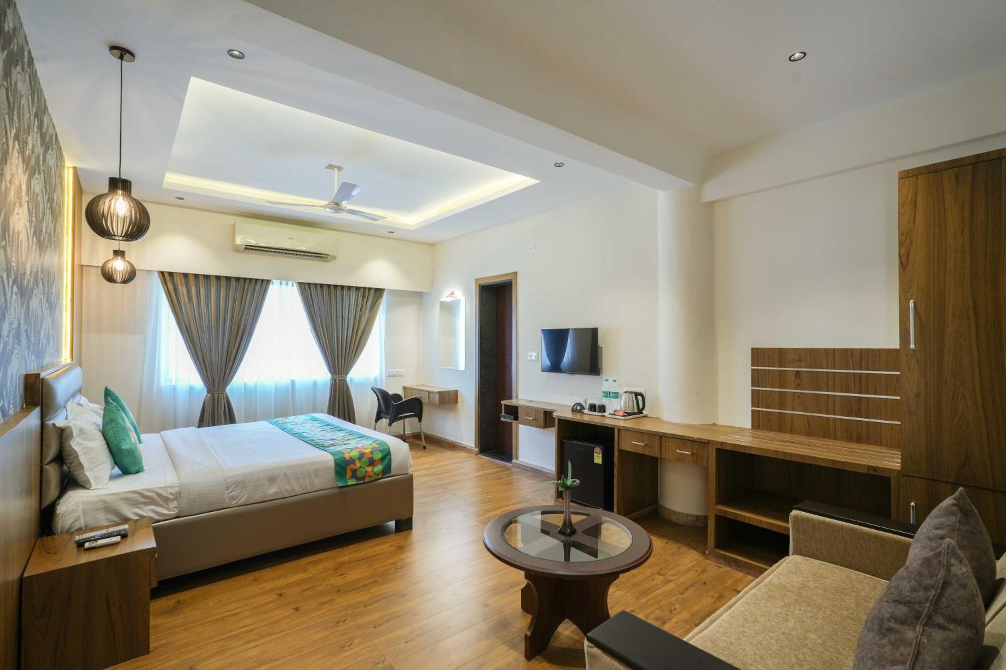 Treebo Pappilon Palace - Pvs Circle Mangalore Exterior photo