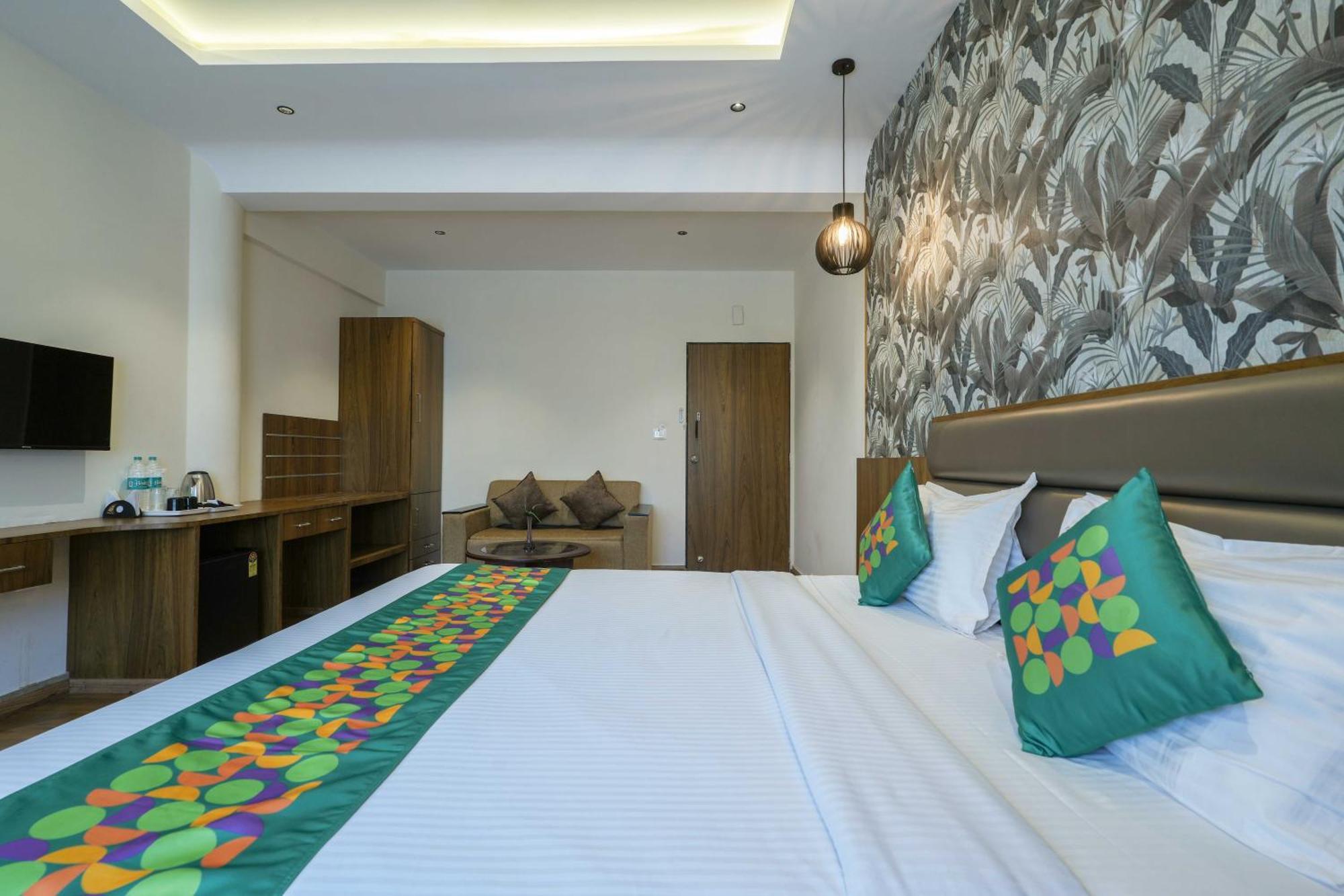 Treebo Pappilon Palace - Pvs Circle Mangalore Exterior photo