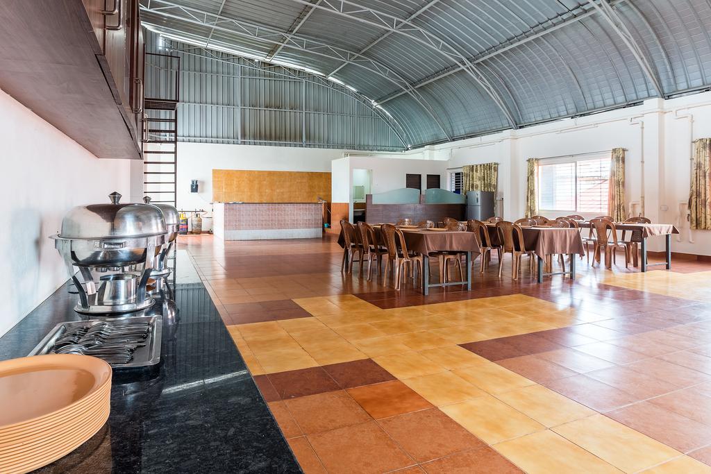 Treebo Pappilon Palace - Pvs Circle Mangalore Exterior photo