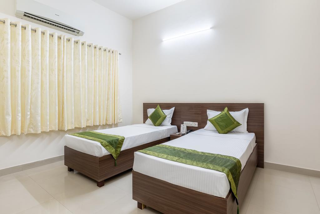 Treebo Pappilon Palace - Pvs Circle Mangalore Exterior photo