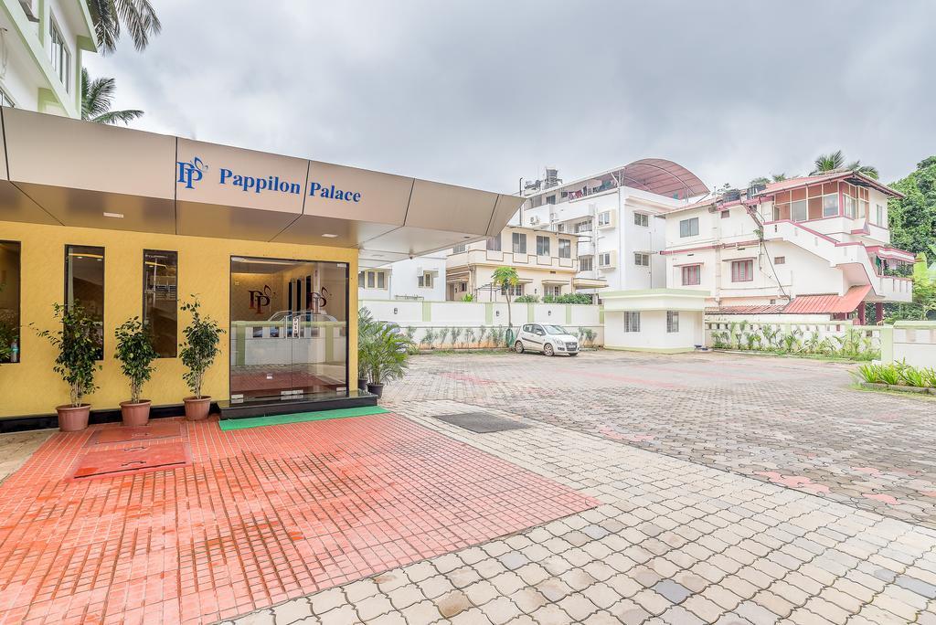 Treebo Pappilon Palace - Pvs Circle Mangalore Exterior photo