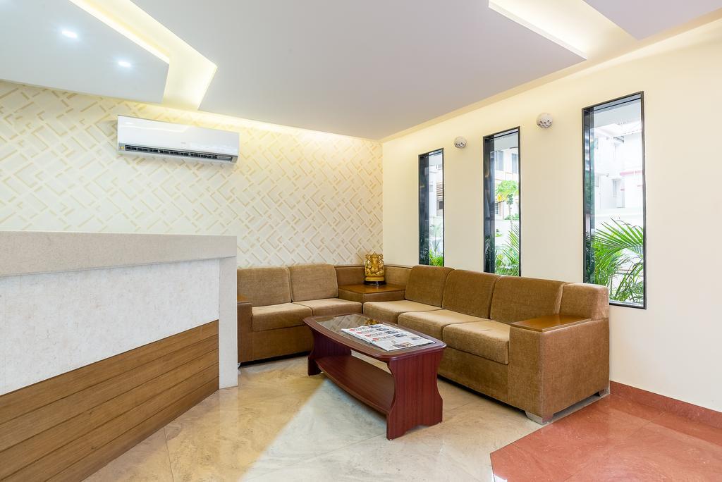 Treebo Pappilon Palace - Pvs Circle Mangalore Exterior photo