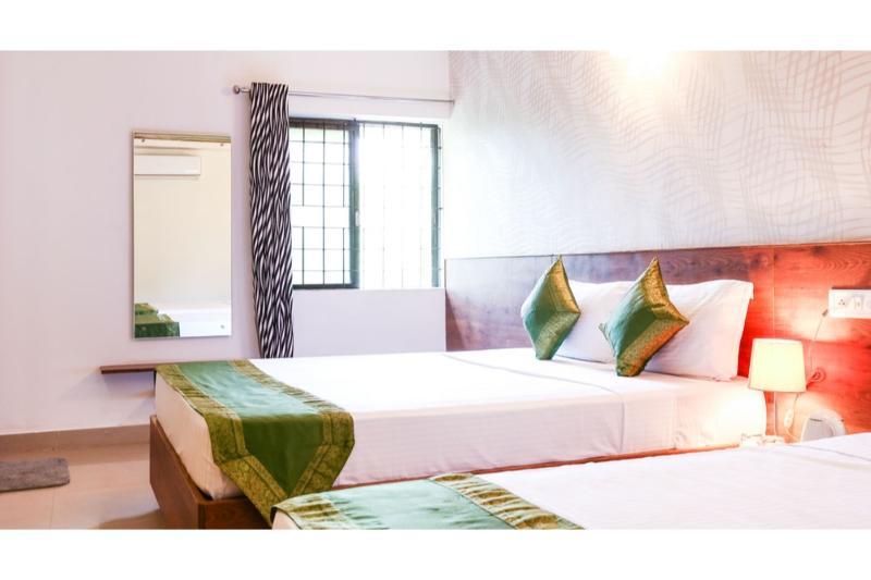 Treebo Pappilon Palace - Pvs Circle Mangalore Exterior photo