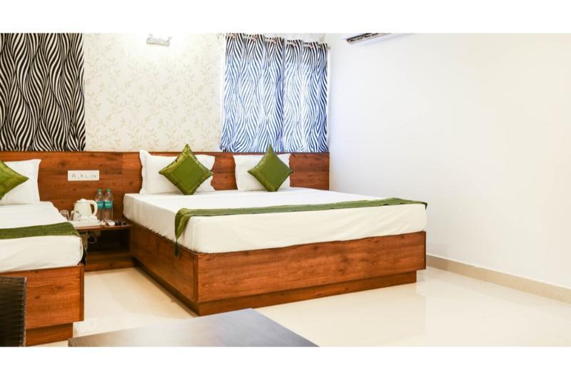 Treebo Pappilon Palace - Pvs Circle Mangalore Exterior photo