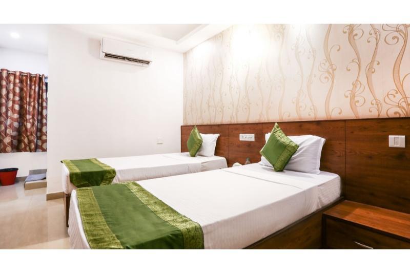 Treebo Pappilon Palace - Pvs Circle Mangalore Exterior photo