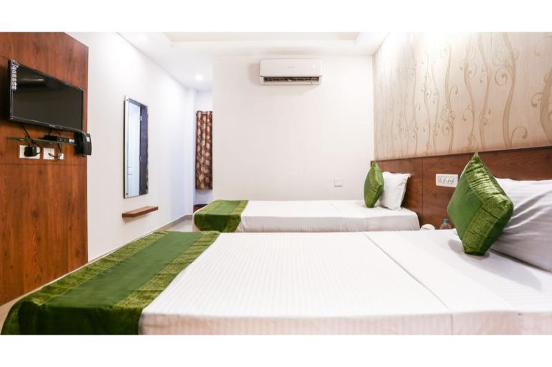 Treebo Pappilon Palace - Pvs Circle Mangalore Exterior photo