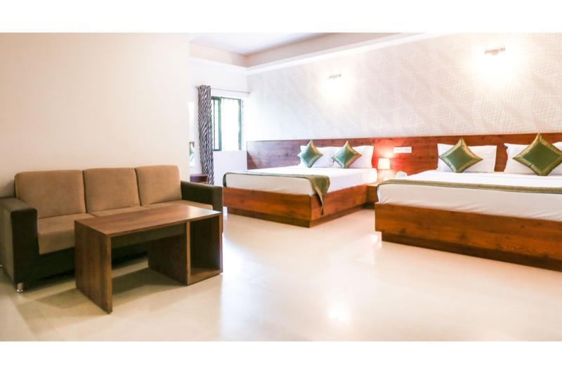 Treebo Pappilon Palace - Pvs Circle Mangalore Exterior photo