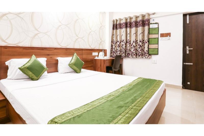 Treebo Pappilon Palace - Pvs Circle Mangalore Exterior photo