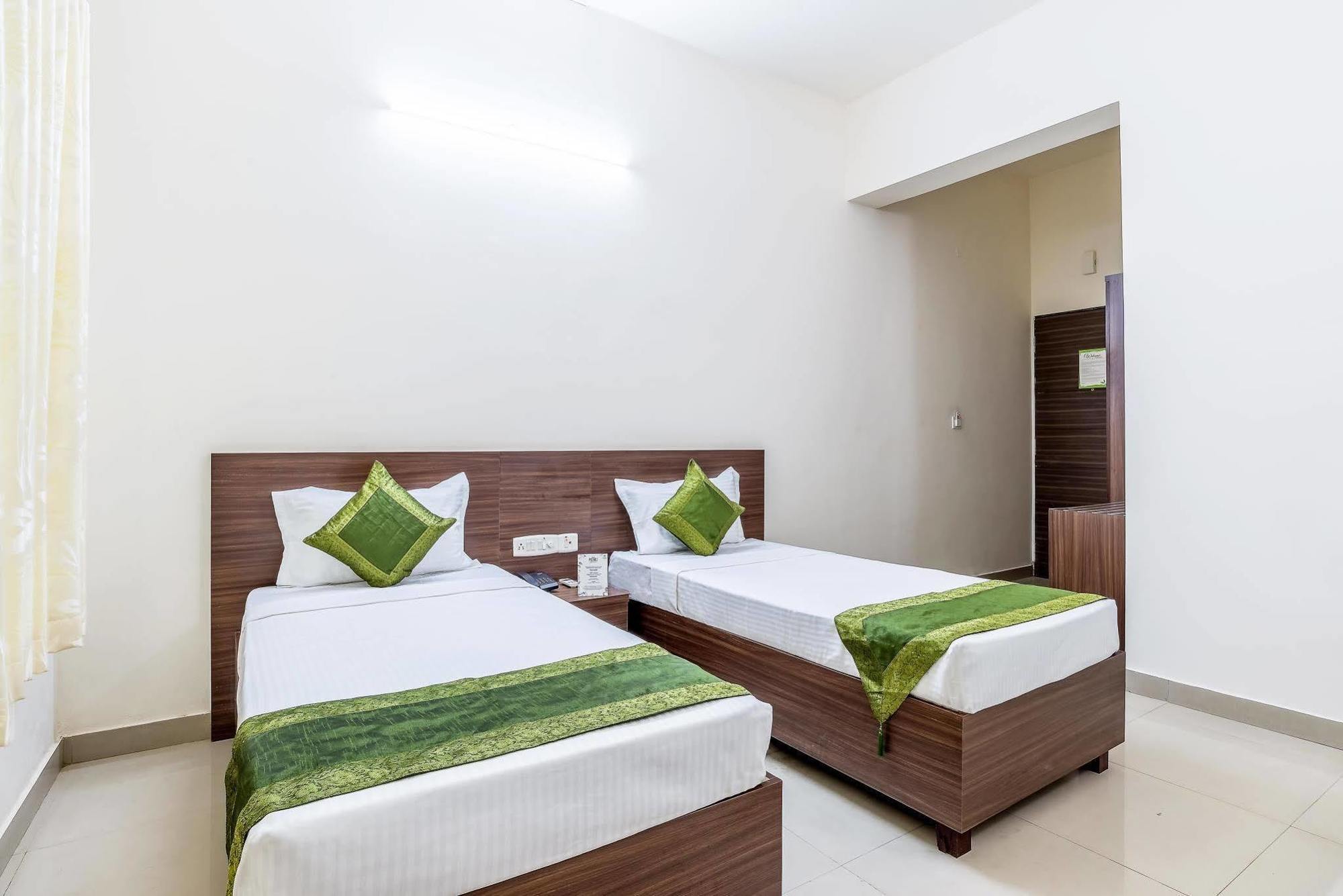 Treebo Pappilon Palace - Pvs Circle Mangalore Exterior photo